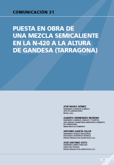 Puesta en obra de una mezcla semicaliente en la N-420 a la altura de Gandesa (Tarragona).